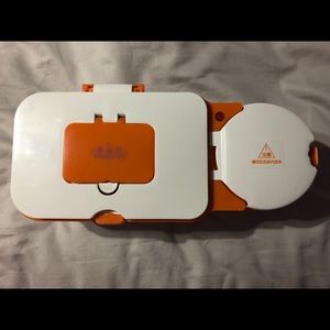 COPY - Traveling bottle baby wipe warmer.